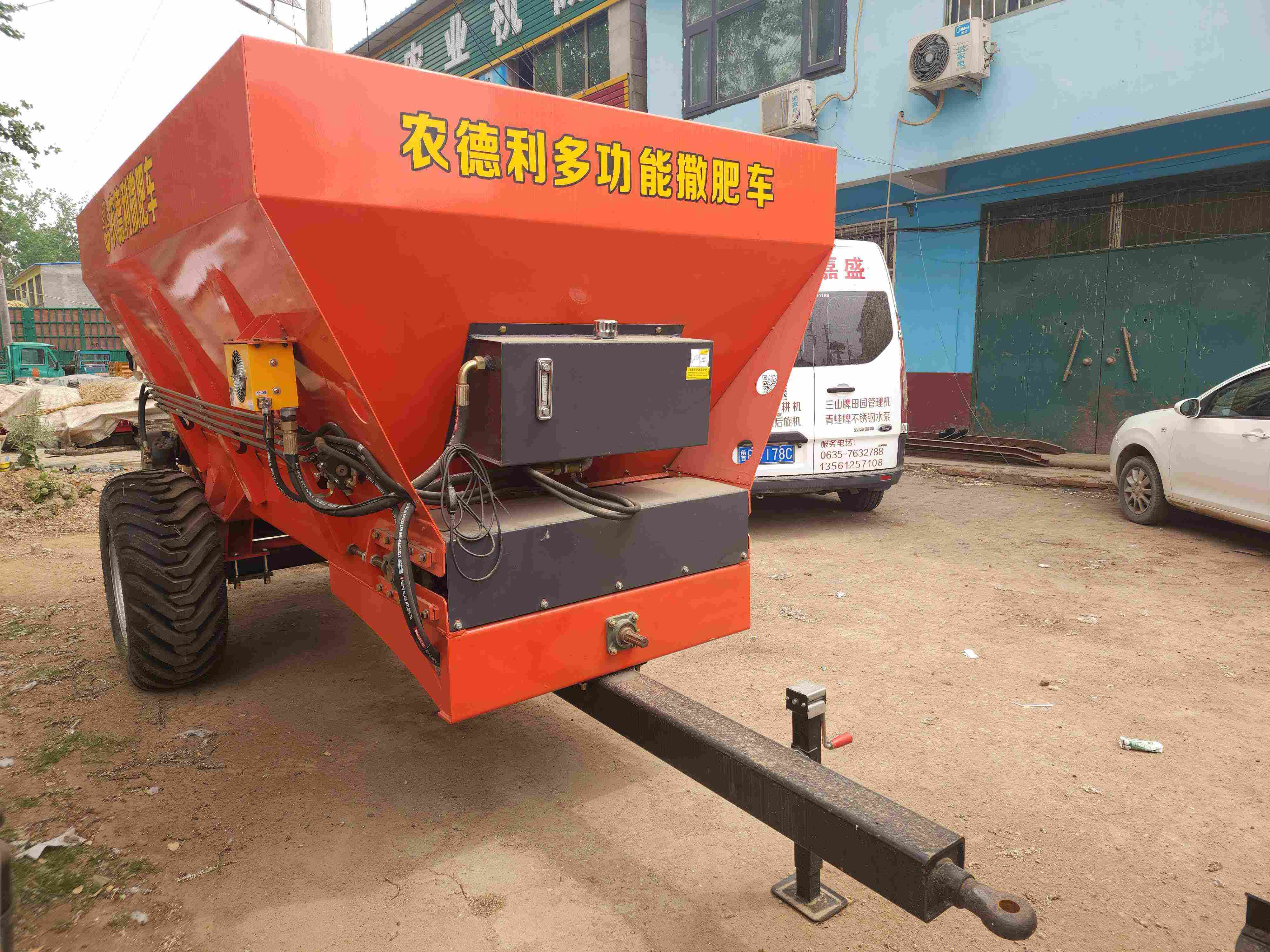 昌都地区运粮加肥车大型撒粪车 - 方案
